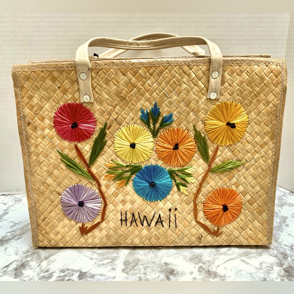 Vintage mid-century, floral Hawaii basketweave tote bag handbag